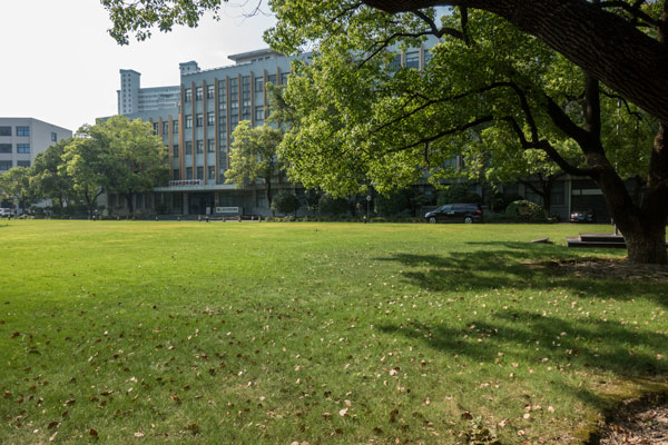 �R�݌W(xu��)Ժ�I(y��)����У��(li��n)�����B(y��ng)������(ji��n)��