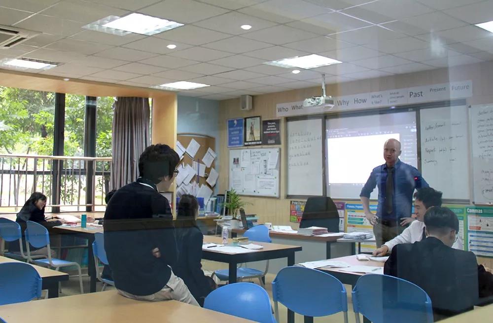 ţ����H���W�ɶ��WУ