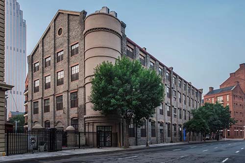 �����������У�^