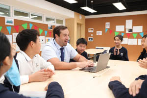 ҫ�A���H�����WУ����У�^(q��)