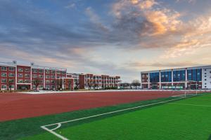 ���ϸ��󌣌W(xu��)У���΅R��