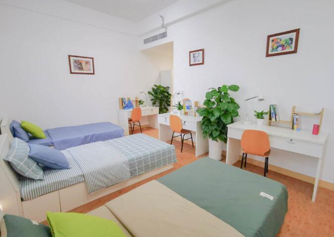 �ɶ����HС�W���ތWУ