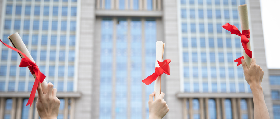 �ķ�?j��n)?sh��)���ĽǶȿ����ӱ�ʡ��(n��i)�W(xu��)ǰ�������I(y��)����ǰ���Ĵ�W(xu��)�ǣ��ӱ�������W(xu��)��565�֣����ӱ���W(xu��)��561�֣����ӱ�������W(xu��)(�ط����(xi��ng)Ӌ(j��)��)��556�֣�����ܛ�ư�εĽǶȿ����ӱ�ʡ��(n��i)�W(xu��)ǰ�������I(y��)����ǰ���Ĵ�W(xu��)�ǣ��ӱ�������W(xu��)��A�����ӱ���W(xu��)��A�����ӱ������W(xu��)Ժ��B+����