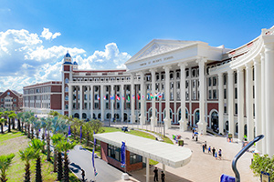 ����Ӣ��ʢ�˵WУ