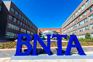 ��������Ӣ�ŌW(xu��)У