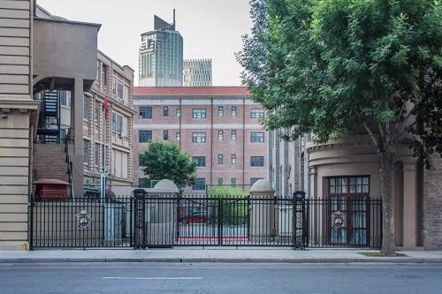 �����������،W(xu��)У���У�^(q��)