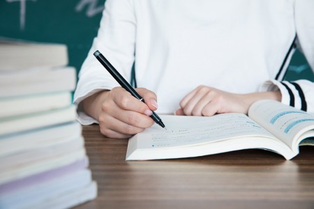 �����DӢ�I���H�WУ��Ҫ�M��ʲô�l������ô�D��