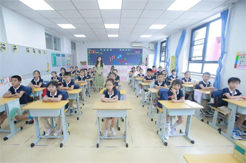 北京市中關(guān)村外國語學(xué)校小學(xué)部開學(xué)