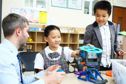 ������xУ�^