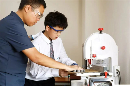 ������xУ�^