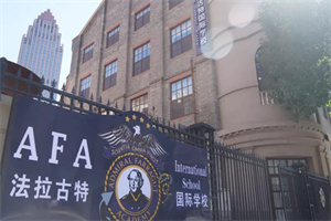 �������،WУ���У�^